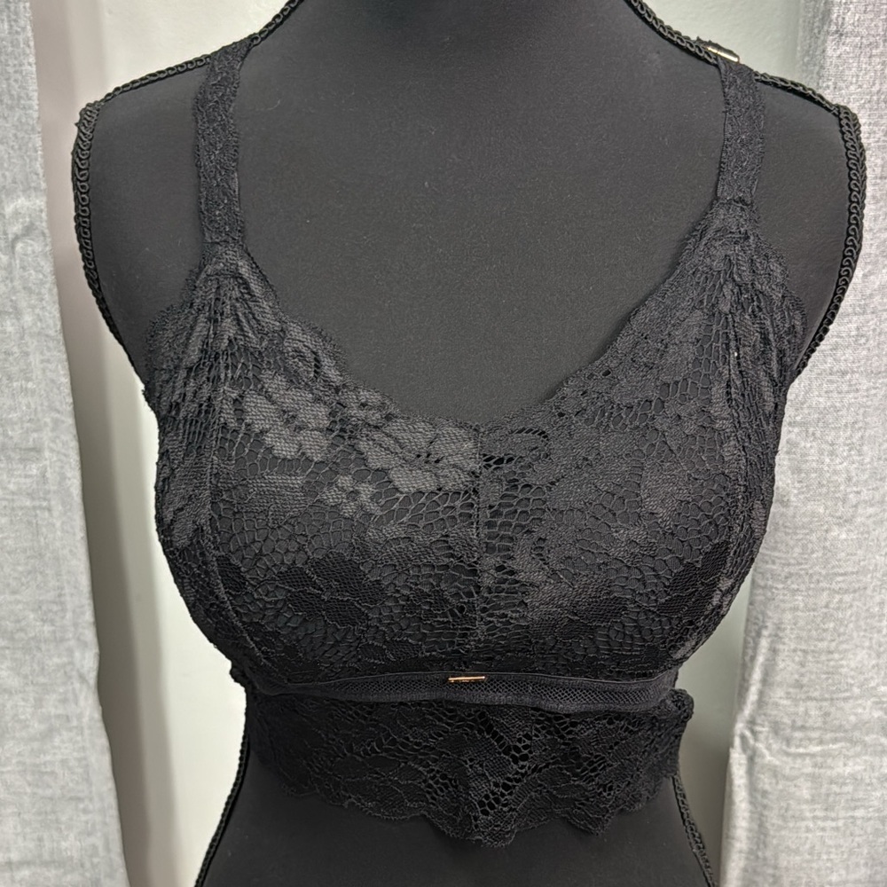 JadyK Black Lace Criss Cross Back Bralette S/M Boutique Worn Once